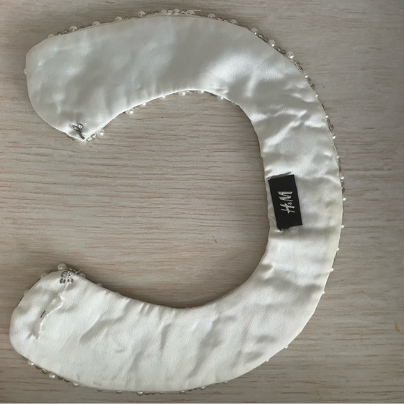 Elegant Pearl and Crystal beaded Collar Necklace - Picture 6 of 7